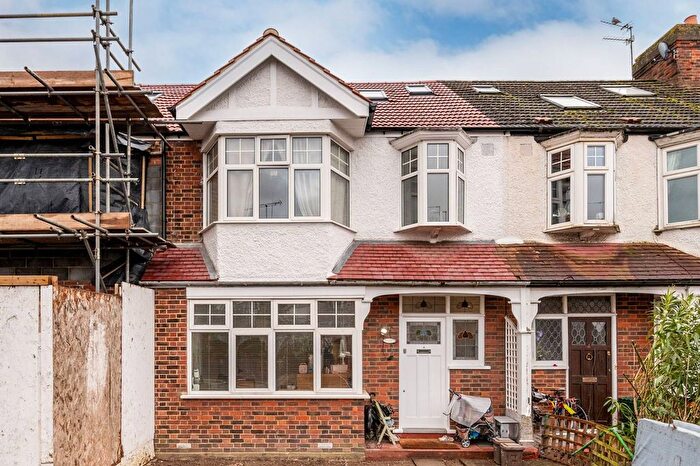 4 Bedroom Terraced House For Sale In Elm Close, Raynes Park, London, SW20