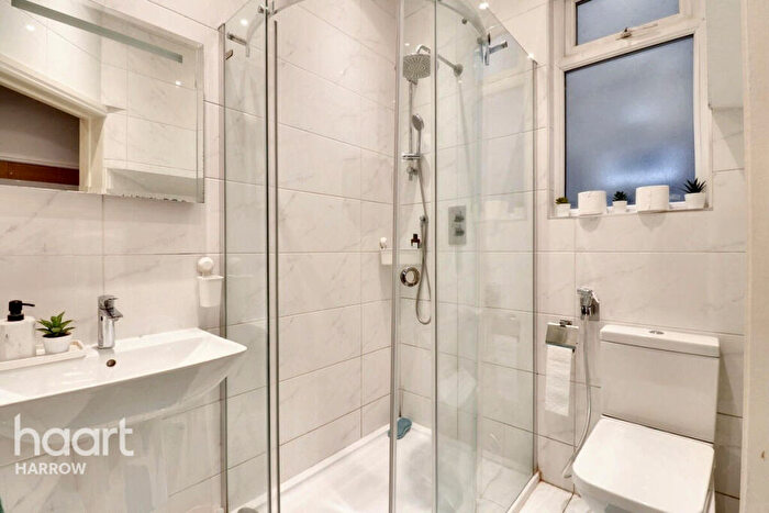 2 Bedroom Maisonette For Sale In Radnor Avenue, Harrow, HA1