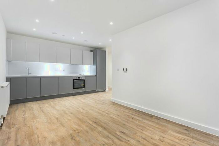 2 Bedroom Flat To Rent In Lanark Road, London, W9