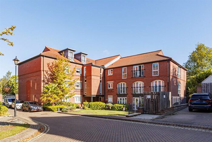3 Bedroom Flat For Sale In Masters House, The Avenue, York, YO30