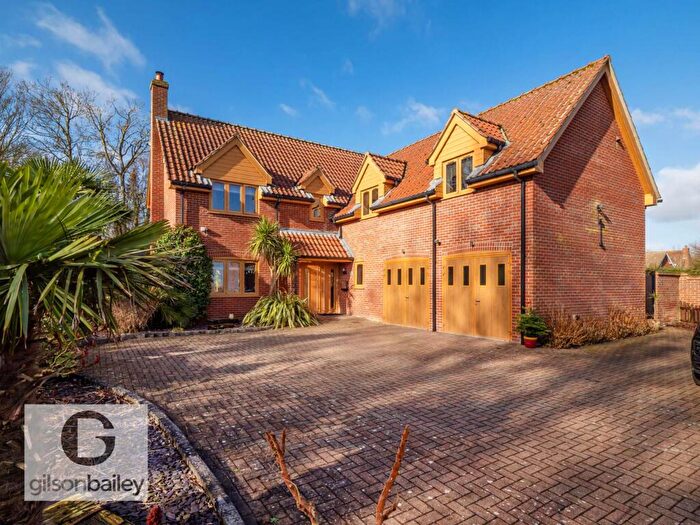 4 Bedroom Detached House For Sale In Dawdys Court, Halvergate, NR13