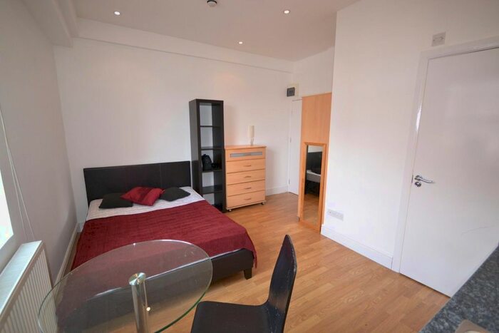 Studio To Rent In Palace Court, Bayswater / Notting Hill, W2