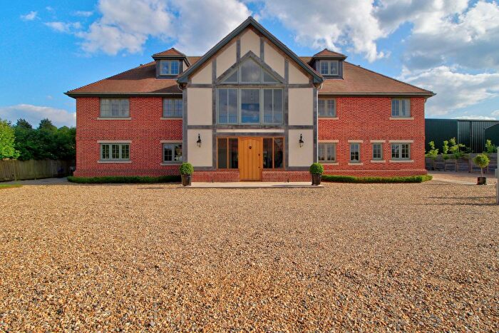 6 Bedroom Detached House For Sale In Forest Road, Wokingham, RG40