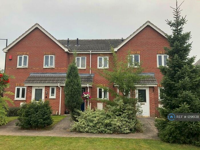 3 Bedroom Semi-Detached House To Rent In Reeves Way, Armthorpe, Doncaster, DN3