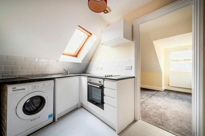 1 Bedroom Flat To Rent In Goldsworth Road, Woking, Woking, GU21