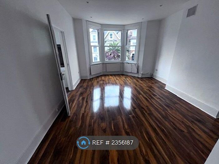 2 Bedroom Flat To Rent In London, Brixton, Herne Hill, Tulse Hill, West Dulwich, SE24