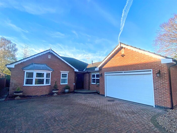 3 Bedroom Detached Bungalow For Sale In Longmans Lane, Cottingham, HU16