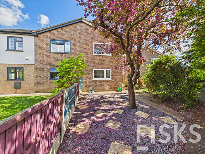 2 Bedroom Semi Detached House For Sale In The Picketts, Canvey Island, SS8