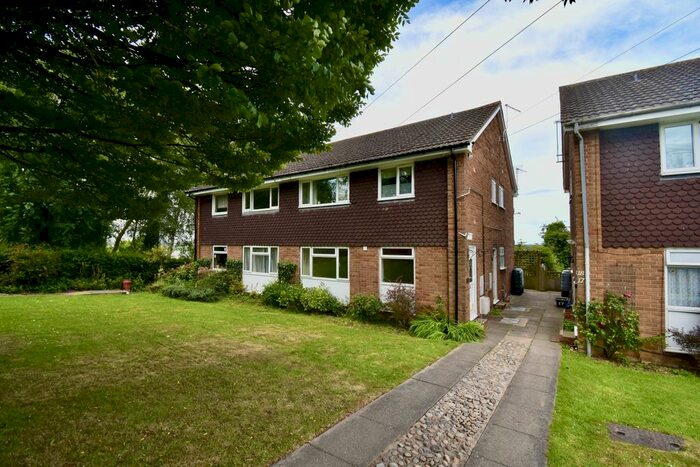 2 Bedroom Maisonette To Rent In Ilex Close, Hardingstone, Northampton, NN4