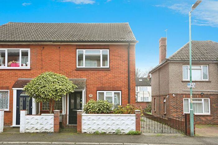 3 Bedroom Semi Detached House For Sale In Strover Street, Gillingham, ME7