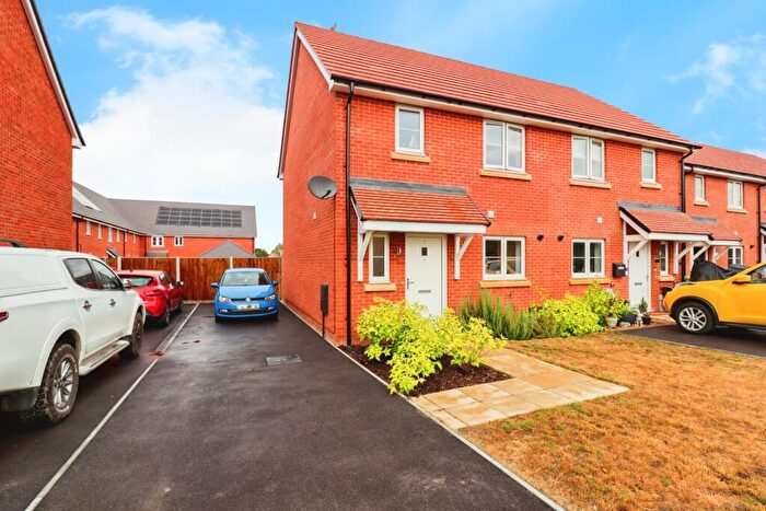 3 Bedroom Semi-Detached House For Sale In Woodpecker Road, Attleborough, Norfolk, NR17