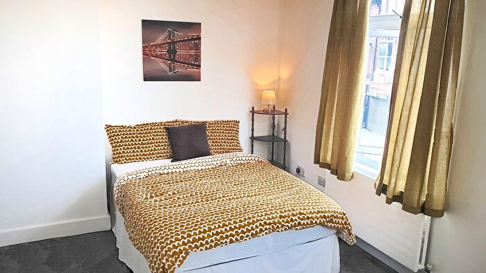 Studio To Rent In Market Place, Wednesbury, WS10