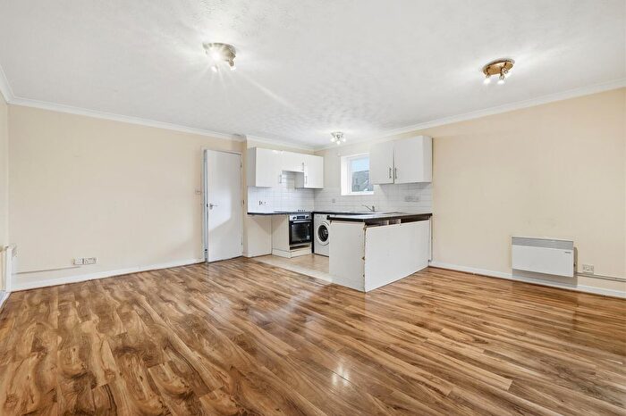 2 Bedroom Flat For Sale In Burywood Court, Hertford Road, Enfield, EN3