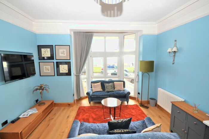 2 Bedroom Flat To Rent In Marine Parade, Hythe, Kent, CT21