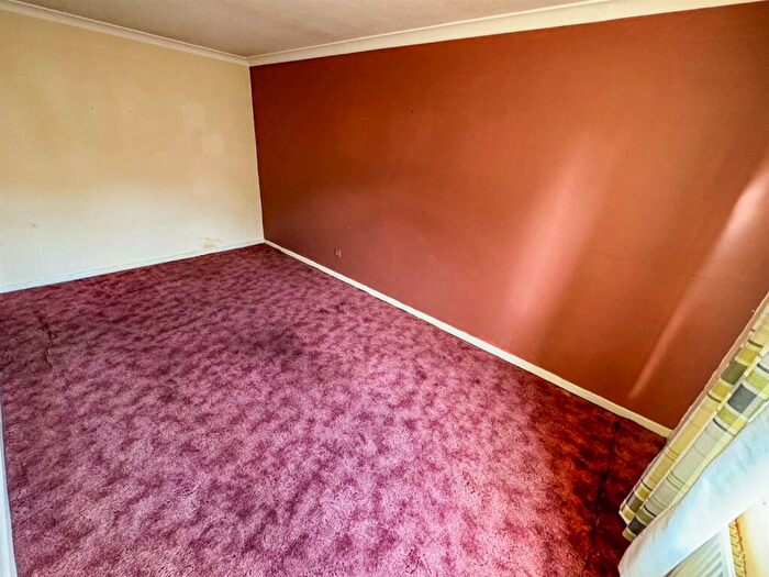3 Bedroom Terraced House For Sale In Butterwick Walk, Corby, NN18
