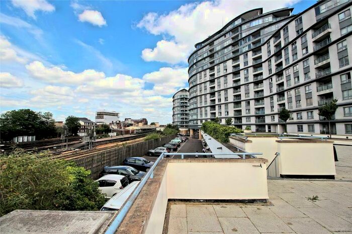 2 Bedroom Apartment To Rent In Woking, Surrey, GU22