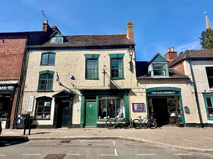 2 Bedroom Flat To Rent In Church Street, Newent, GL18