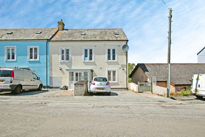 1 Bedroom Flat For Sale In Wellington Gardens, Falmouth, Cornwall, TR11