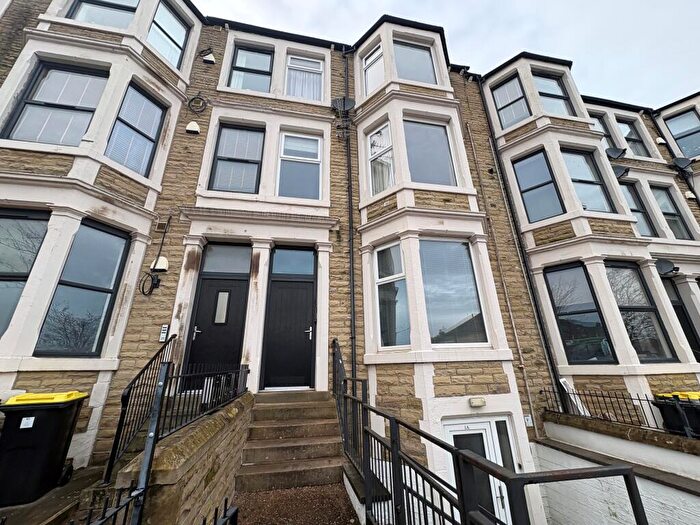 2 Bedroom Flat To Rent In Balmoral Road, Morecambe, LA4