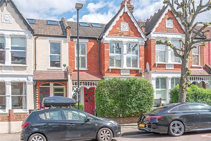 2 Bedroom Flat For Sale In Princes Avenue, London, N22