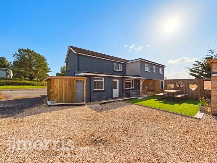 3 Bedroom Semi-Detached House For Sale In Spring Gardens, Whitland, SA34