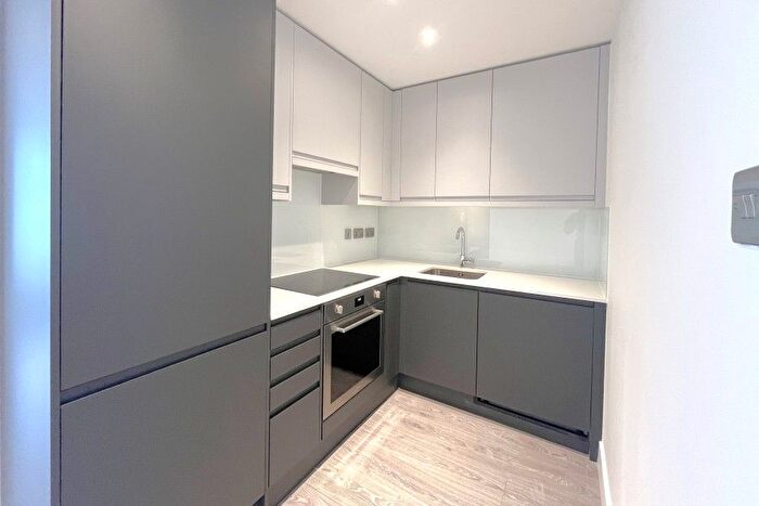 1 Bedroom Flat To Rent In Addlestone, Surrey, KT15