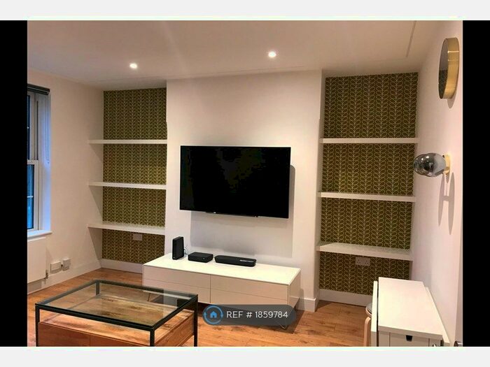 2 Bedroom Flat To Rent In Stephenson House, London, SE1