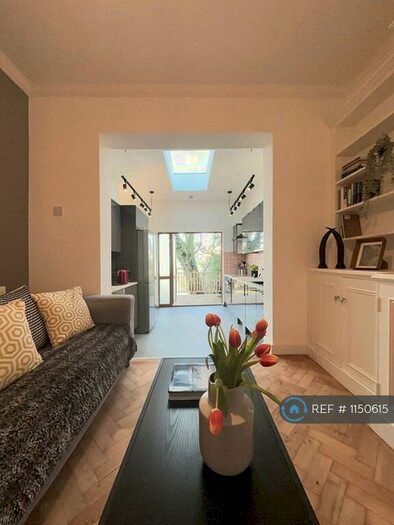 5 Bedroom Semi-Detached House To Rent In Bewlys Road, London, SE27