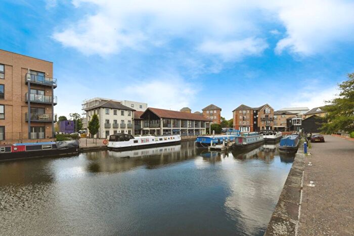 2 Bedroom Flat For Sale In Cressy Quay, Chelmsford, Essex, CM2