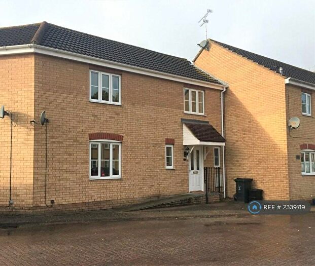 3 Bedroom Terraced House To Rent In Winton Road, Swindon, SN3