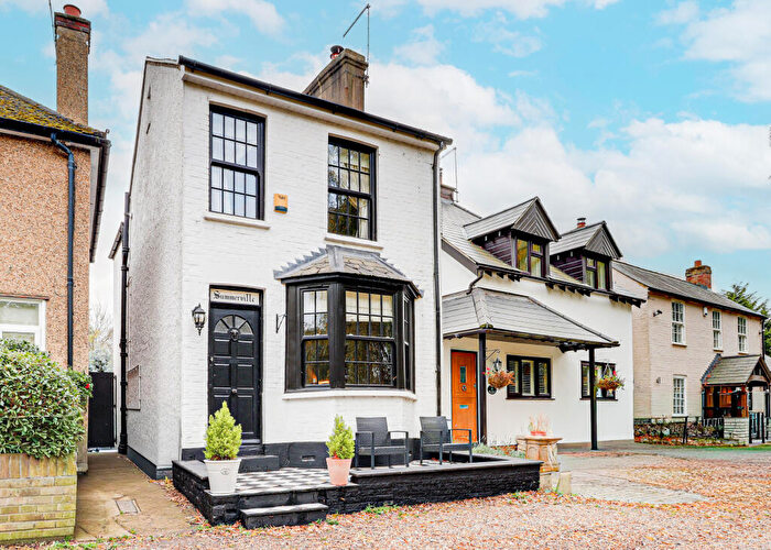 2 Bedroom Detached House For Sale In Waterside, London Colney, AL2