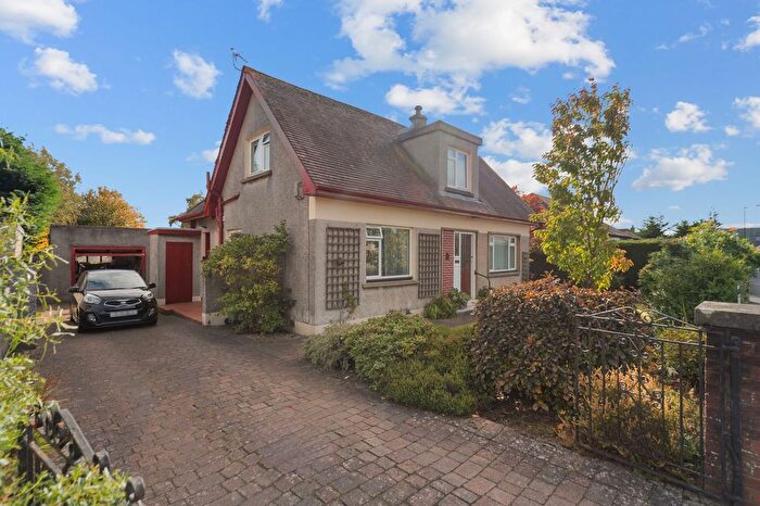 4 Bedroom Detached Bungalow For Sale In Dunster Road, Stirling, FK9