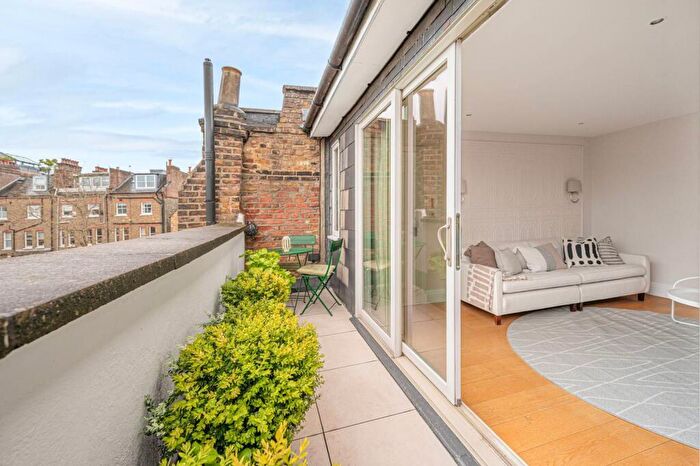 2 Bedroom Flat For Sale In Carlingford Road, Hampstead, London, NW3