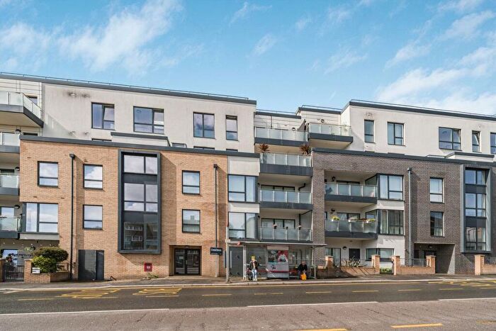 2 Bedroom Flat For Sale In Station Road, London, N11