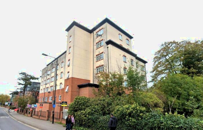 2 Bedroom Apartment To Rent In Bath Road, Slough, SL1