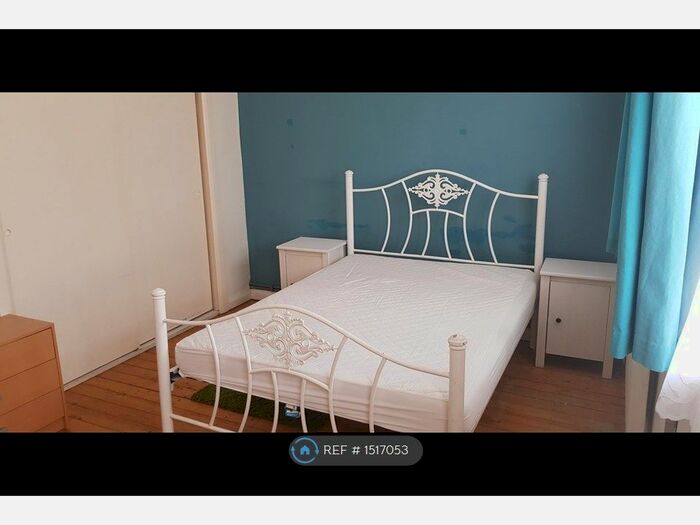 2 Bedroom Maisonette To Rent In Gallery Garden, Northfolt, UB5