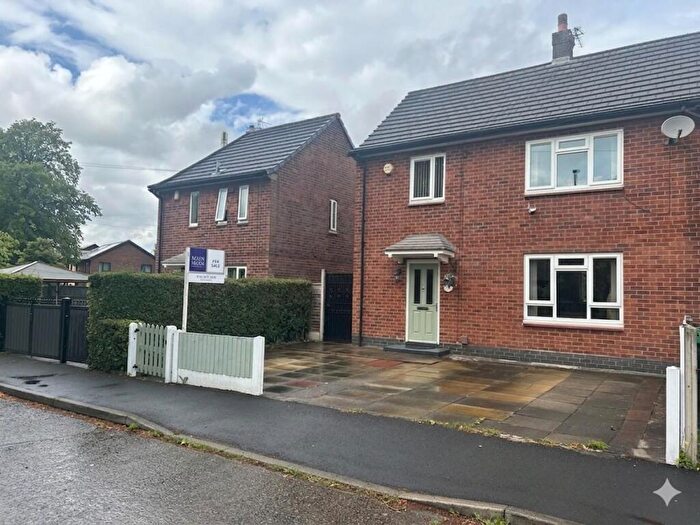 3 Bedroom End Of Terrace House For Sale In Foxfield Road, Manchester, M23