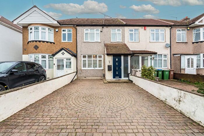 3 Bedroom Terraced House For Sale In Belmont Road, Erith/Bexleyheath Border, Kent, DA8
