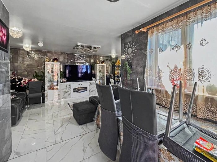 3 Bedroom Flat For Sale In Jupiter House, Esquiline Lane, Mitcham, CR4