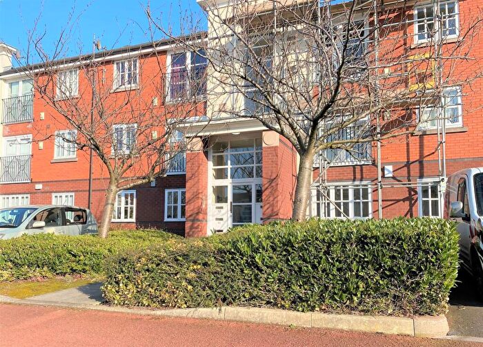 2 Bedroom Apartment To Rent In Alexandra Court, St Andrews Street, L3
