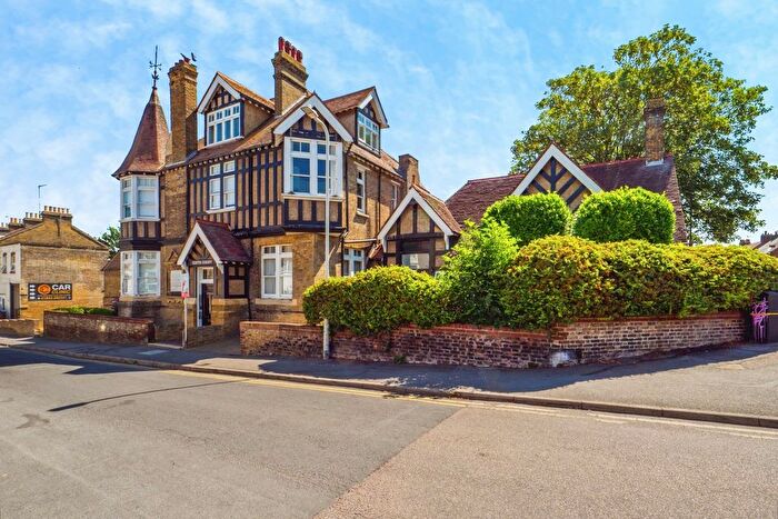 2 Bedroom Flat For Sale In Victoria Road, Margate, Kent, CT9