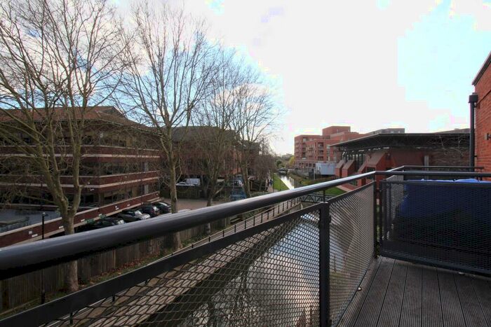 2 Bedroom Apartment To Rent In St Ives Road Maidenhead Berkshire, SL6