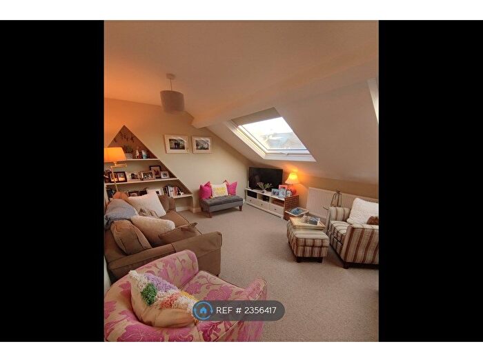 2 Bedroom Flat To Rent In Kenwyn Road, London, SW4