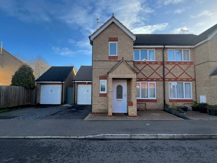 3 Bedroom House To Rent In Portchester Close, Peterborough, PE2