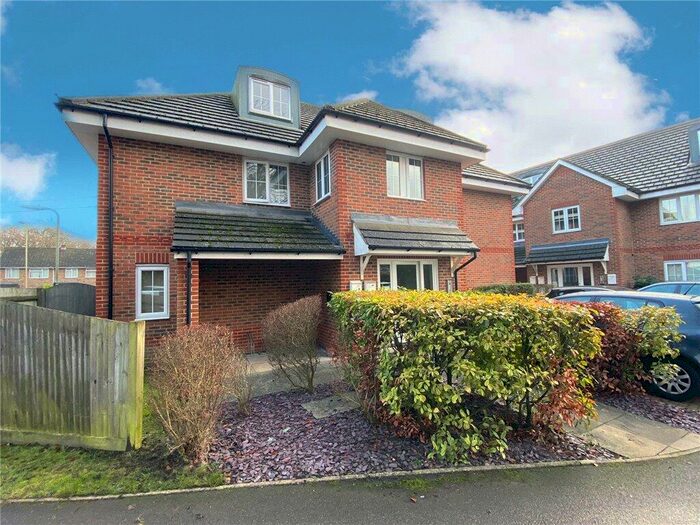 2 Bedroom Apartment To Rent In The Covert, Farnborough, GU14