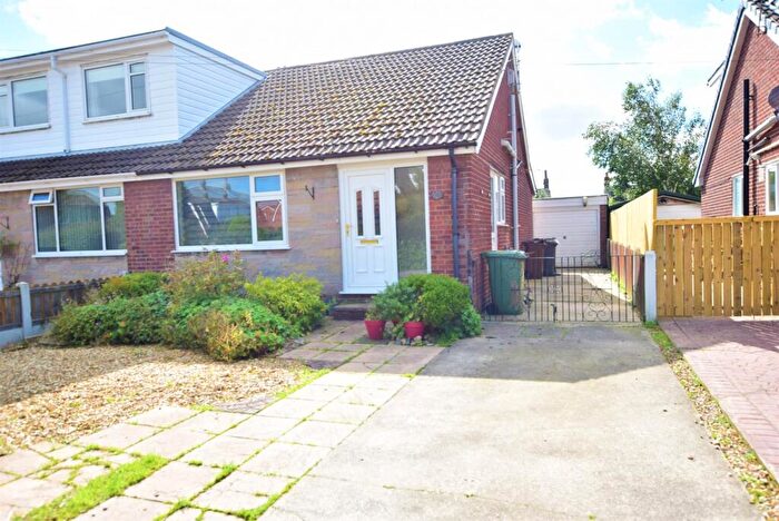 2 Bedroom Bungalow To Rent In Wades Croft, Freckleton, Preston, PR4