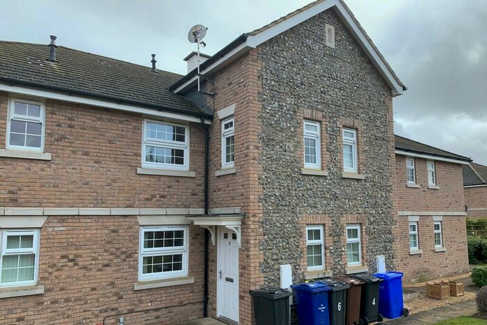 2 Bedroom End Of Terrace House To Rent In Bilberry Close, Red Lodge, IP28