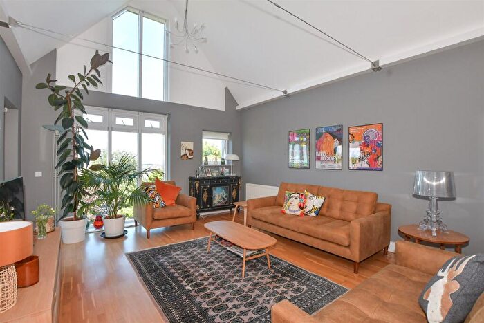 3 Bedroom Terraced House For Sale In Martindown Road, Whitstable, Kent, CT5