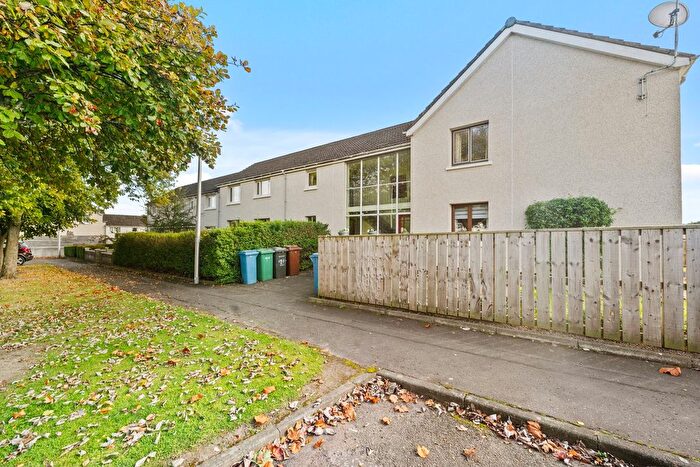 2 Bedroom Flat For Sale In Gill Way, Rosyth, Dunfermline, KY11
