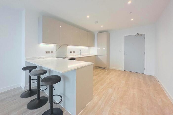 1 Bedroom Flat To Rent In Harewood Road, South Croydon, Surrey, CR2